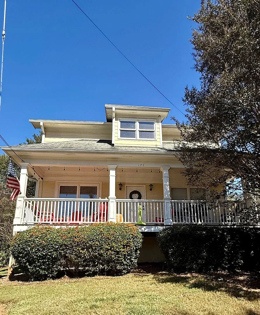 "Pre-Leasing August 2027" Large House Near Downtown Athens! — Photo 2