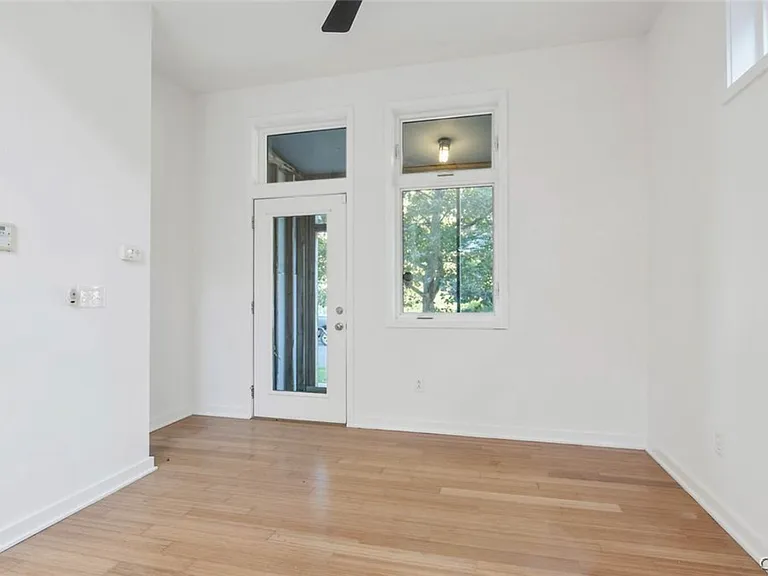 621 Otisco St — Photo 43