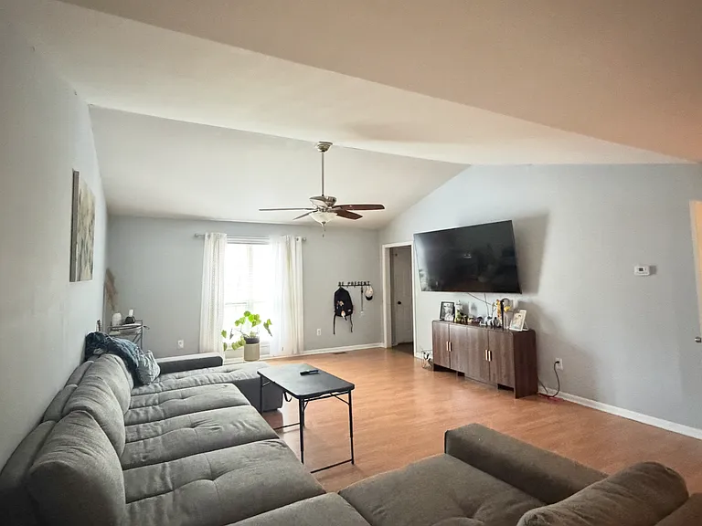 130 Sequoyah Dr — Photo 2