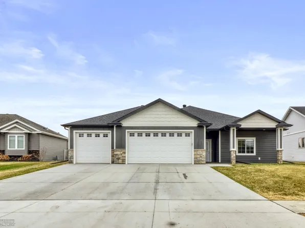 7352 Eagle Pointe Dr S, Fargo, ND 58104