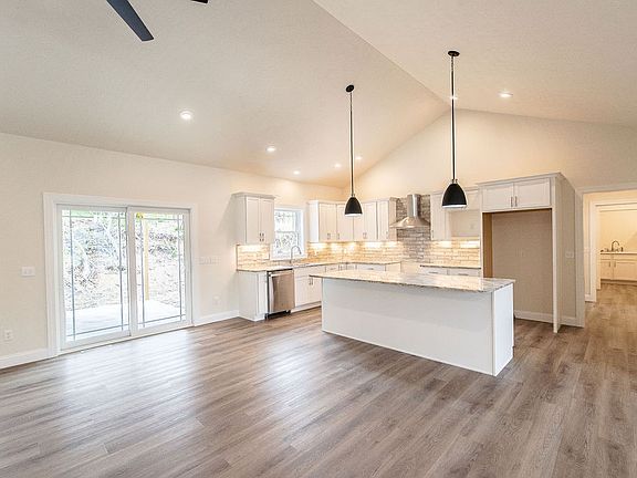 4th image of 4315 Stone Creek Dr