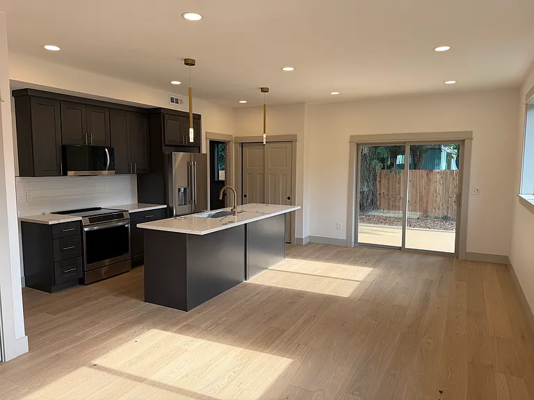 8712 SE Clatsop St — Photo 7