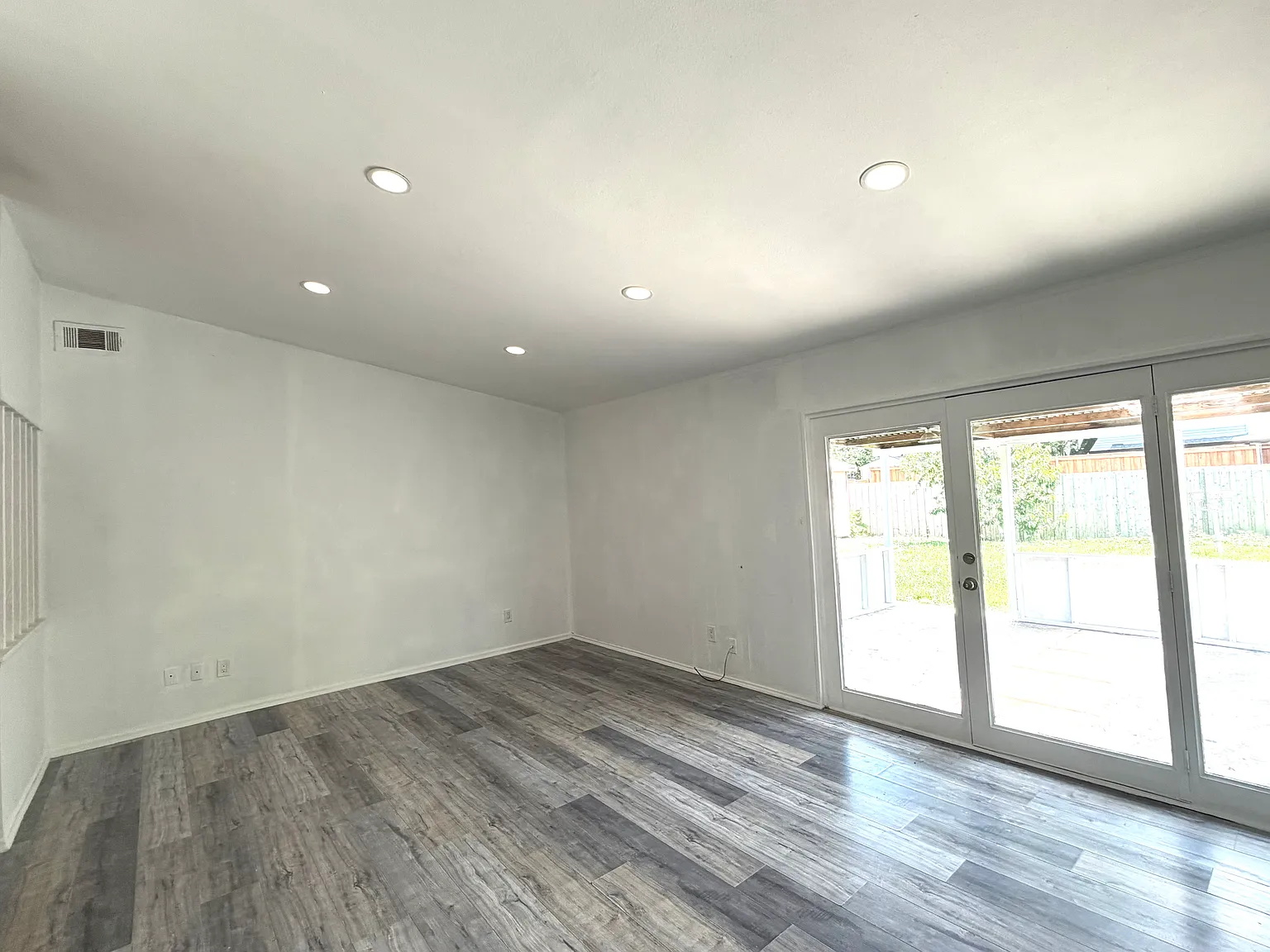3 bed, 1236 sqft, $2,000 — Photo 3