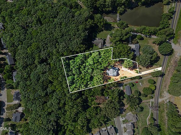 4th image of 827 Homestead Rd