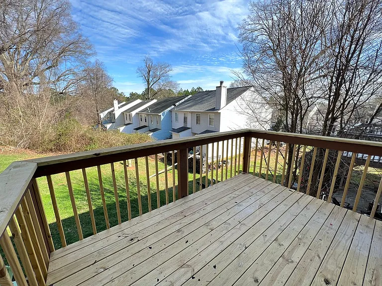 15 Astor Ct — Photo 3