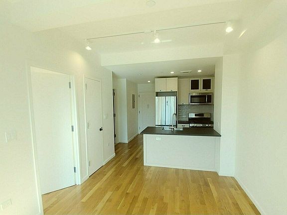 3rd image of 1035 Fulton St #C4