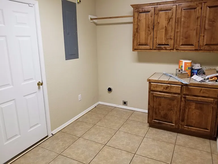913 W Yucca Ave — Photo 14