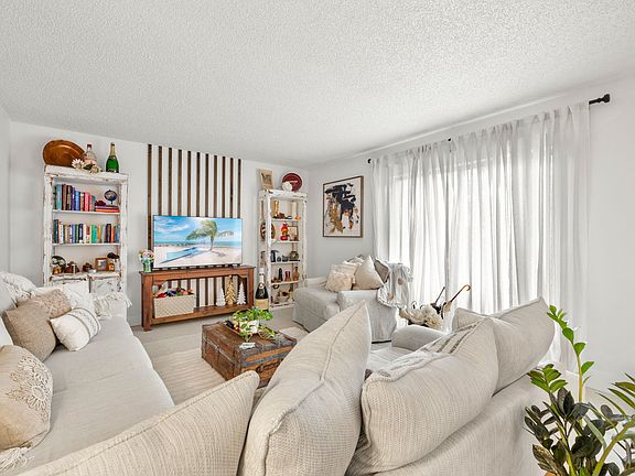 3rd image of 5235 Cedarbend Dr #4-1