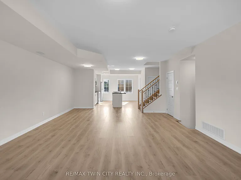 677 Park Rd N #17 — Photo 17