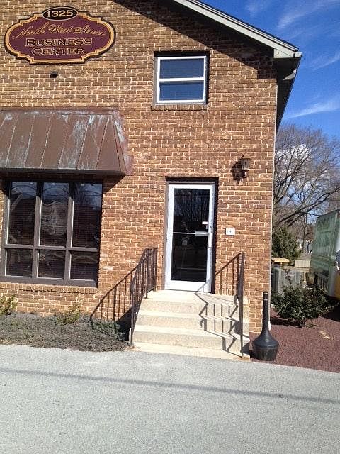 Front Entrance to 1325 North West Street
