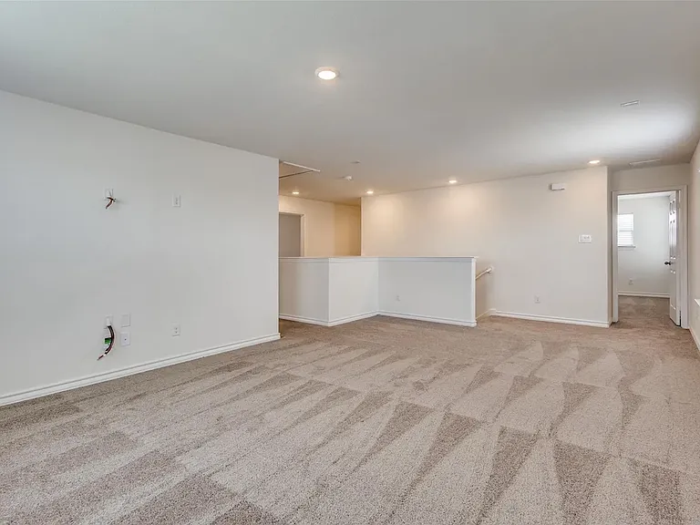 749 Windsor Dr — Photo 23