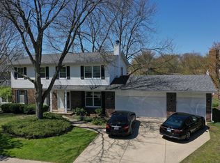520 Cumberland Trl, Elgin, IL 60123