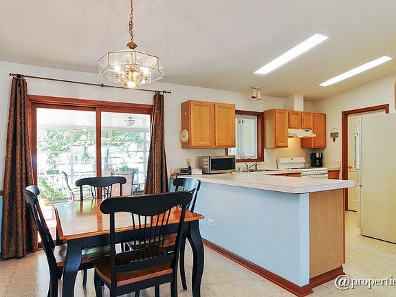 Kitchen / Breakfast Room
