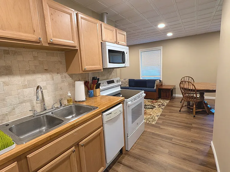 390 Eastview Dr #1 — Photo 10