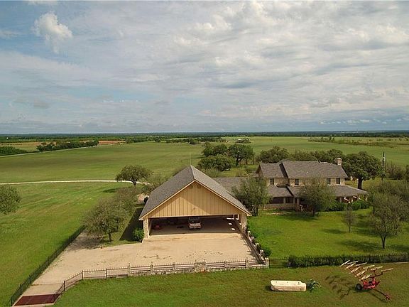 5th image of 801 County Road 313
