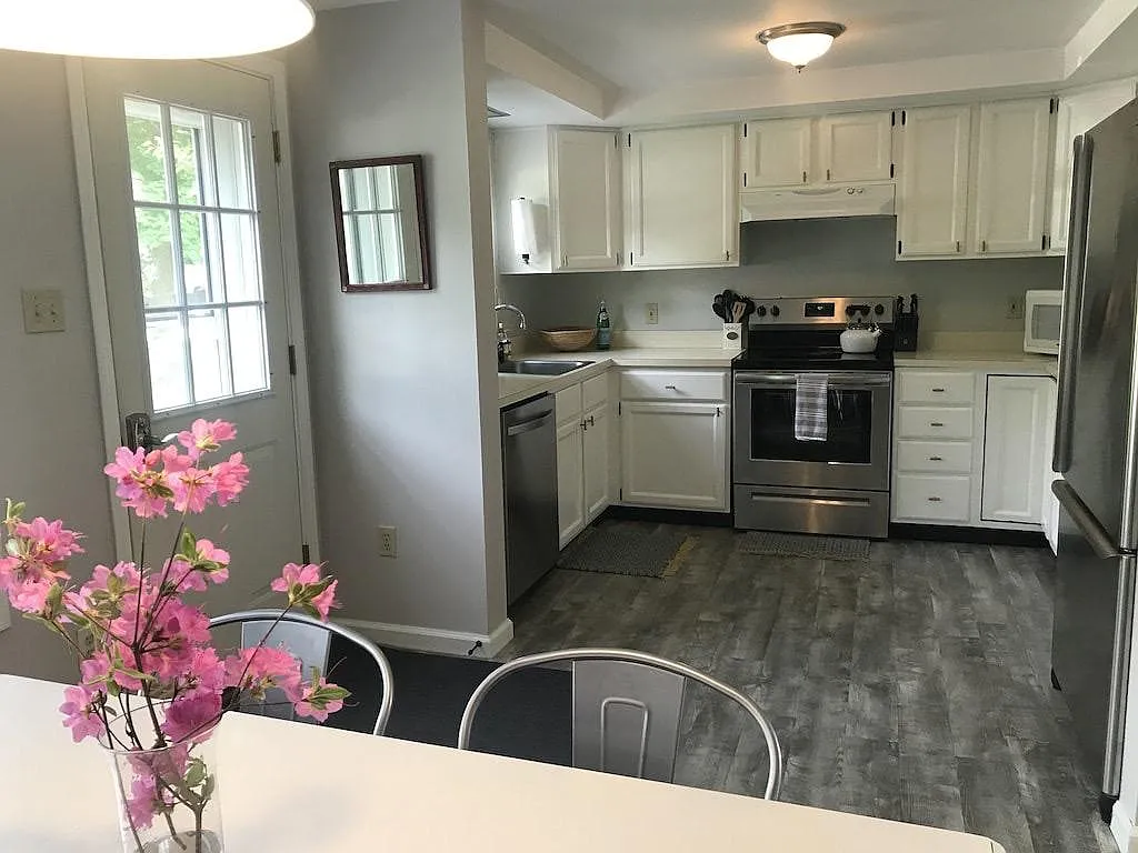 2 bed, 1200 sqft, $2,250 — Photo 3