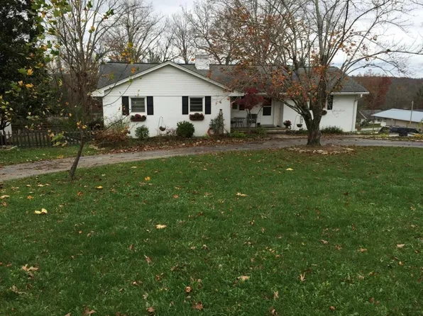 197 Brookhaven Dr, Crossville, TN 38555