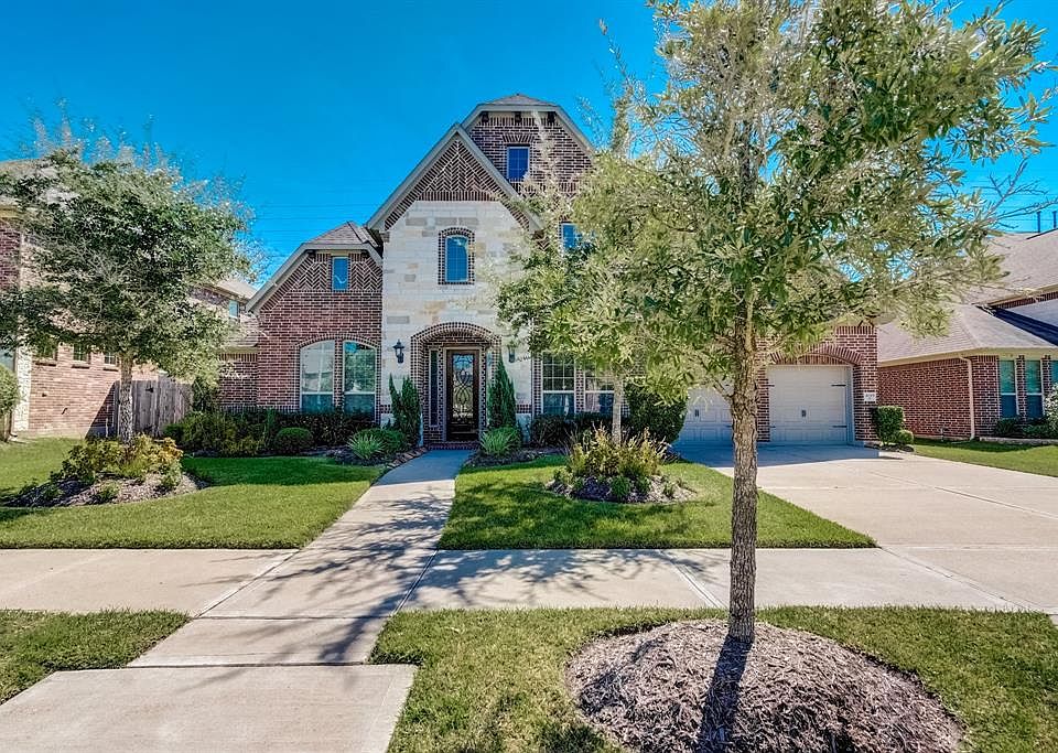 1st image of 4019 Scenic Valley Ln