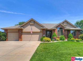 16362 Young Cir, Bennington, NE 68007