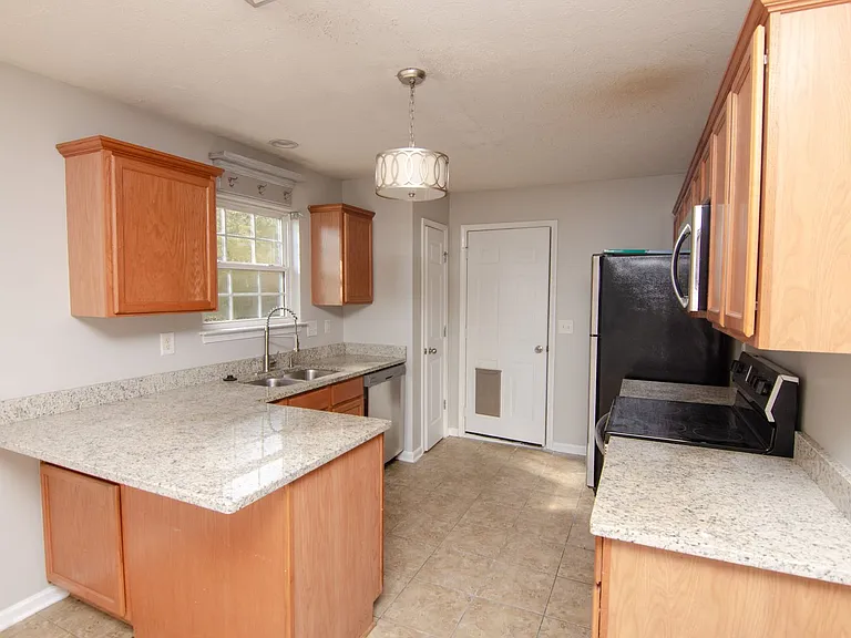 1912 Portview Dr — Photo 5