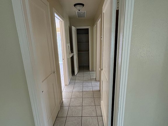 4th image of 1906 Duncan Ave #1906