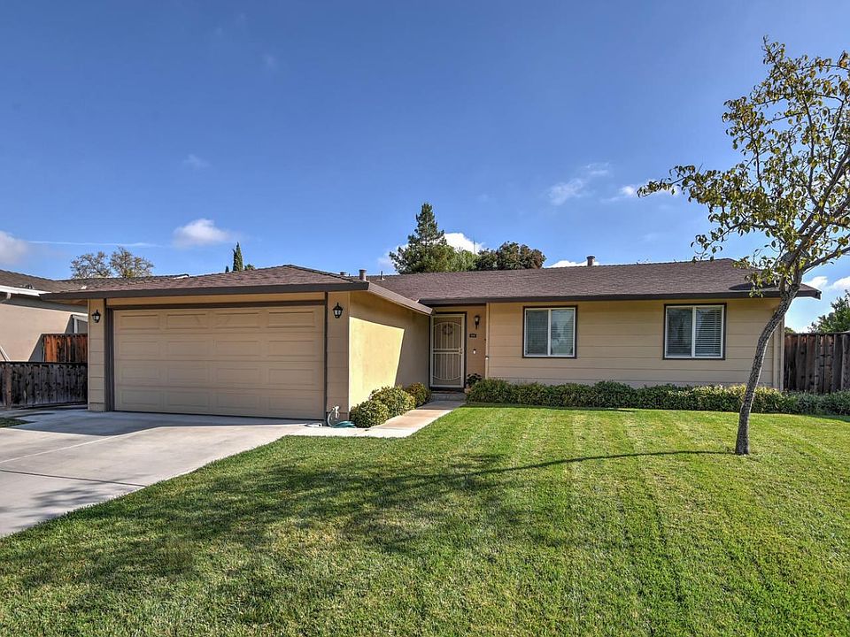1st image of 474 Safari Dr
