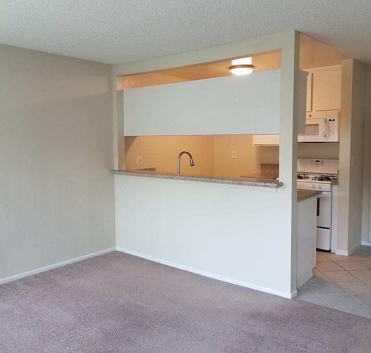 1st image of 5851 Hazeltine Ave APT 212