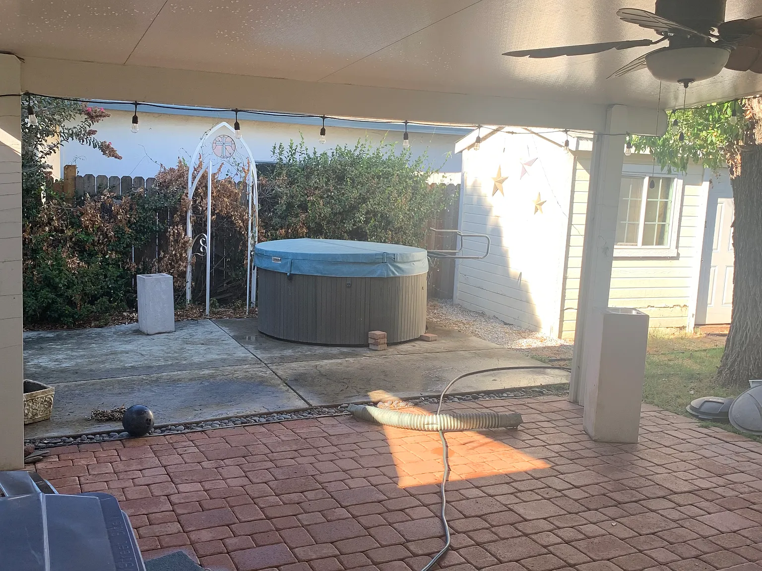 3 bed, 962 sqft, $2,500 — Photo 2