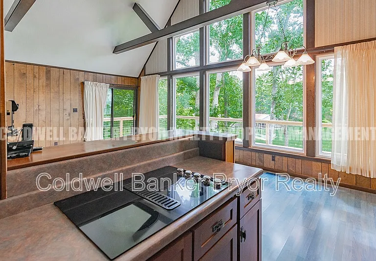 165 Lakeshore Ct — Photo 23