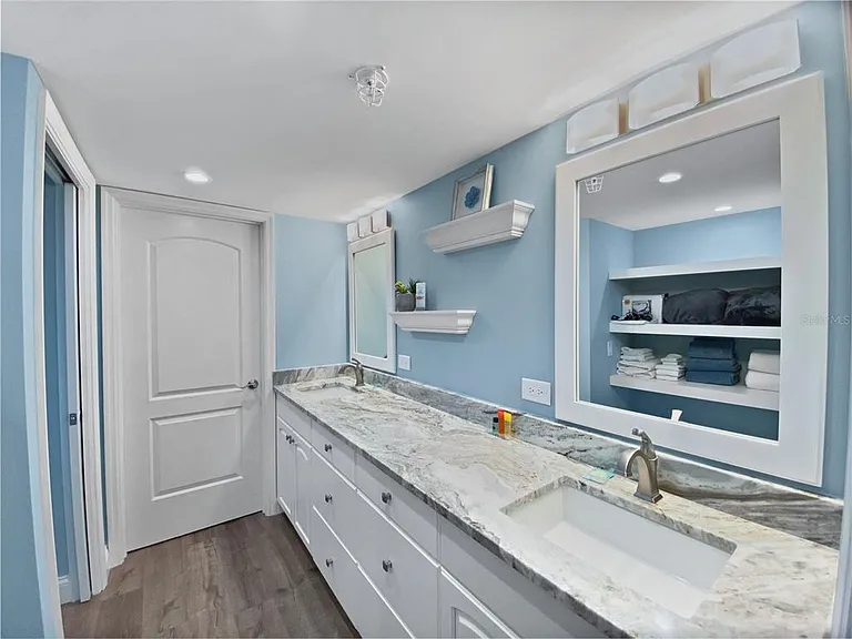 1445 Gulf Of Mexico Dr #305 — Photo 10