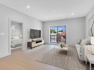 4102 N Sheridan Rd #204, Chicago, IL 60613