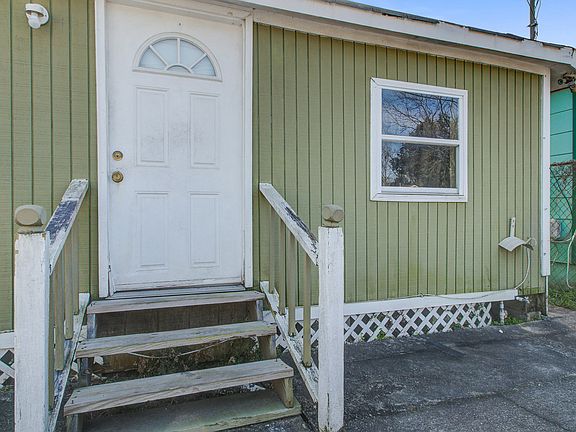 4th image of 2055 Beech Ave