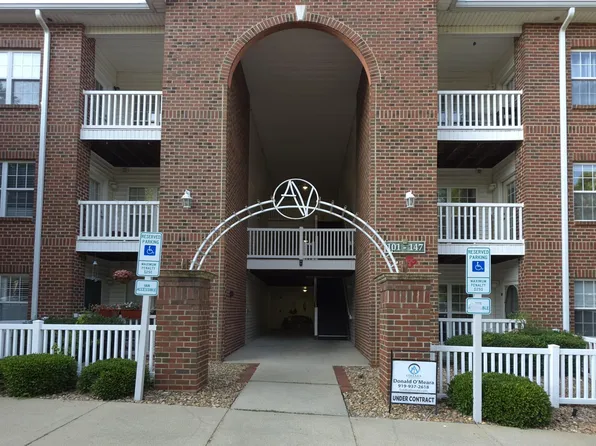127 Sturbridge Dr, Clayton, NC 27520