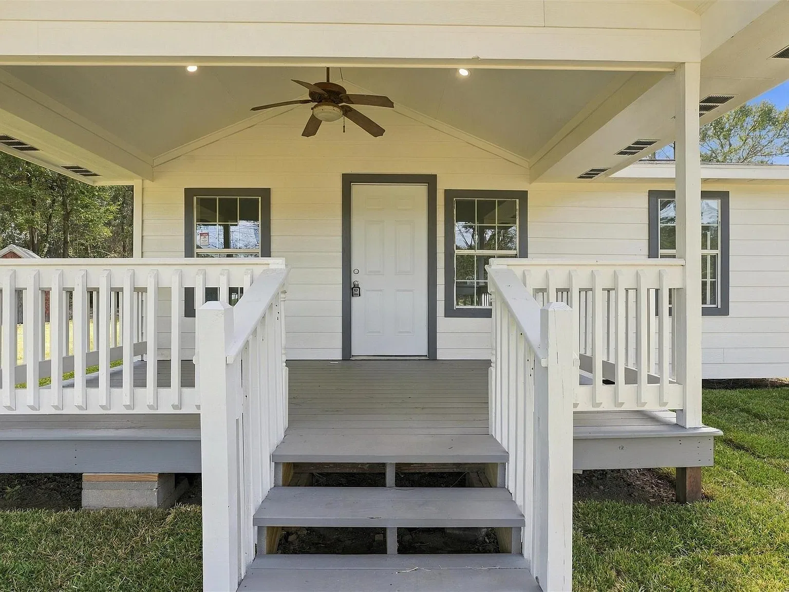 3 bed, 2.0 bath, 1080 sqft, $1,700 — Photo 2
