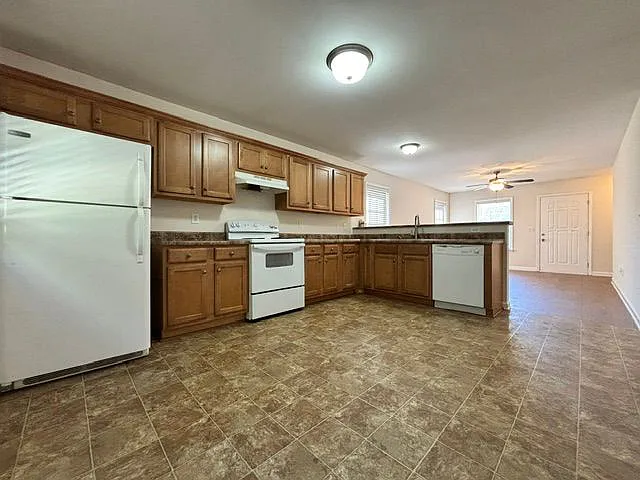 Murfreesboro 2 Bed 2 Bath Townhome — Photo 4