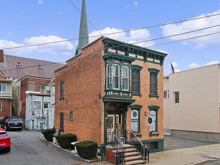 153 Barrett St — Photo 1