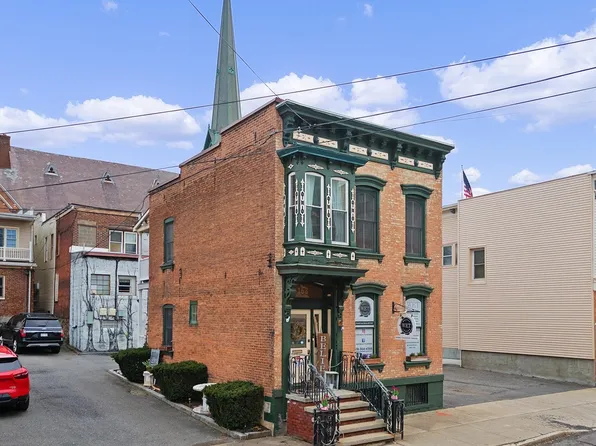 153 Barrett St, Schenectady, NY 12305