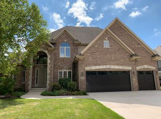 540 Eagle Brook Ln, Naperville, IL 60565