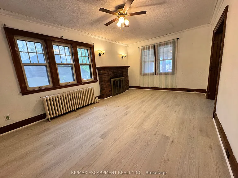 62 Plains Rd E — Photo 8