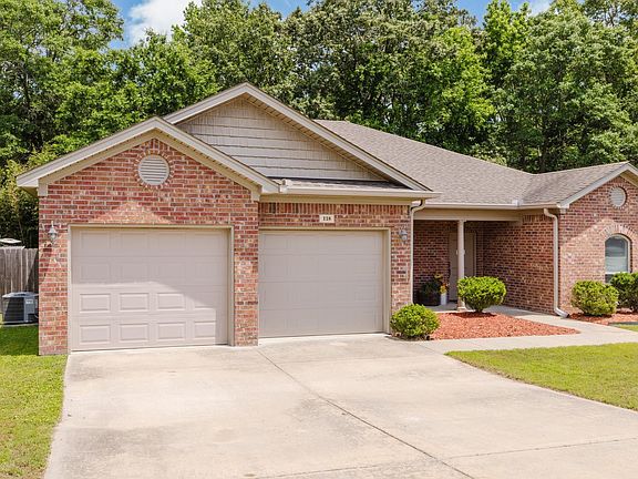 3rd image of 118 Madrid Dr