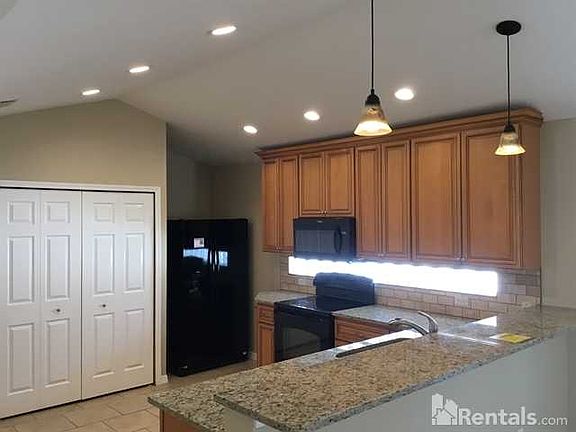 4th image of 212 N Churchill Dr