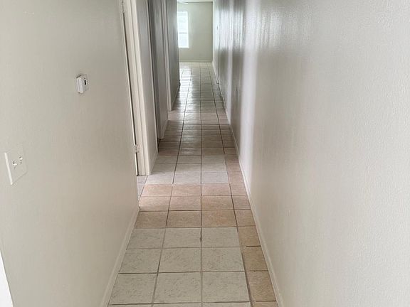 4th image of 404 Turkey Creek Trl #B