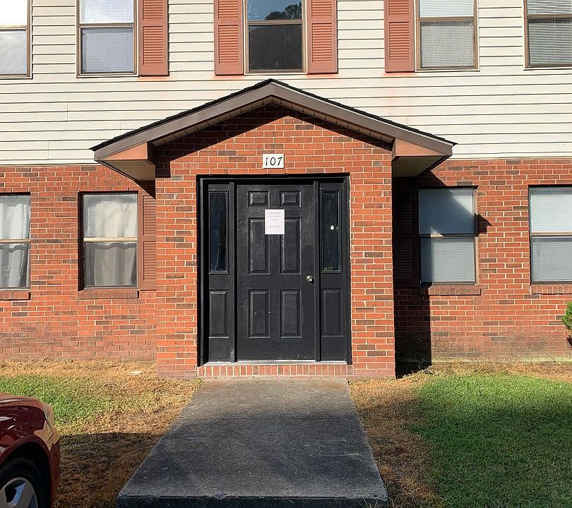 1st image of 107 Ravenwood Dr APT C