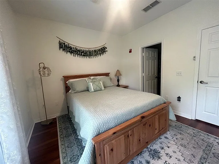 621 SW 10th St #203 — Photo 8
