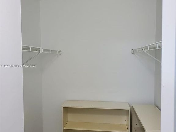 5th image of 209 Foxtail Dr APT B1