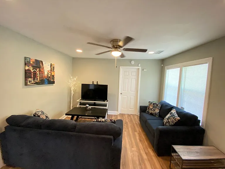 1094 Wyland Dr SW — Photo 4