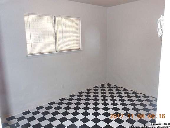 4th image of 8619 White Star St