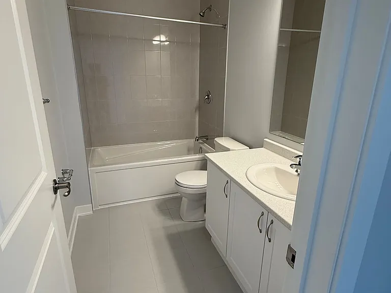 657 Bronze Copper Cres — Photo 18
