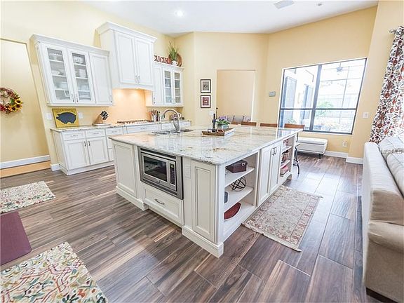 5th image of 1126 English Garden Ln