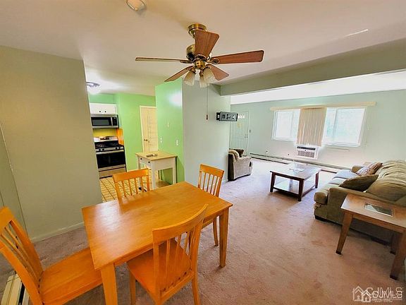 5th image of 619 Cricket Ln